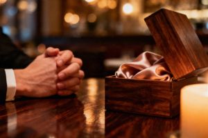 5. rocznica ślubu — jak świętować drewniane gody i wybrać idealny prezent?