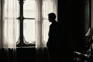 Czy milczenie działa na faceta? Jak wpływa na emocje mężczyzny?