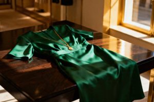 Jak ubrać się na randkę po 40? Poradnik stylu i elegancji