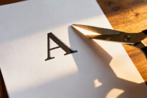 Jak wydrukować litery do wycięcia? Przewodnik dla nauczycieli i rękodzielników