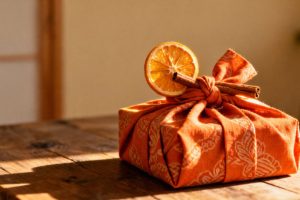 Jak zapakować prezent bez papieru? Oryginalne i ekologiczne pomysły
