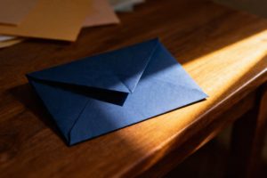 Jak zrobić kopertę z origami? Przewodnik krok po kroku