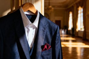 W co się ubrać na ślub cywilny jako gość? Eleganckie stylizacje i porady